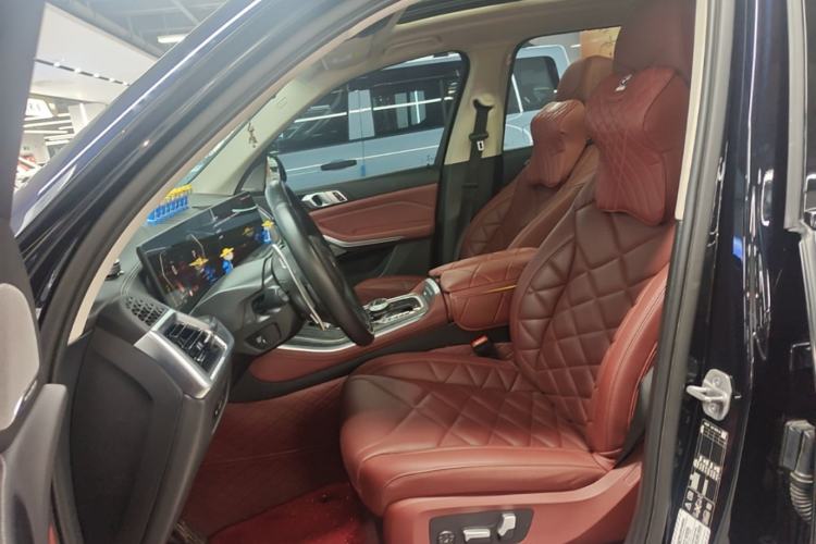 Used BMW X5 2023 xDrive 30Li Luxury M Sport Night Edition Package Left Front Seat