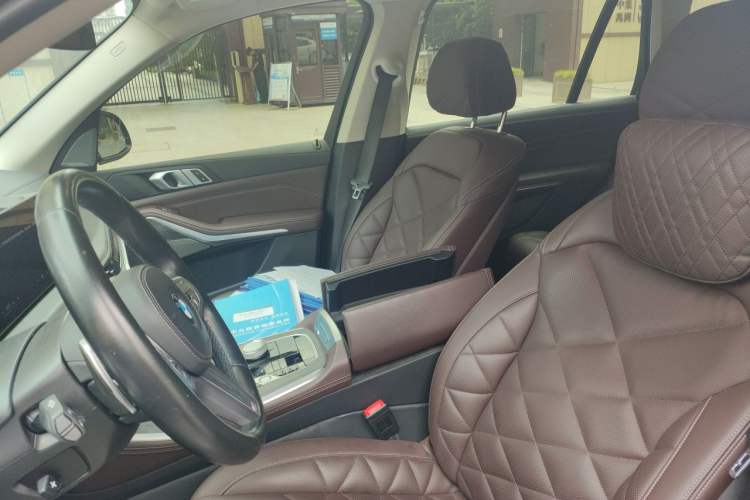 Used BMW X5 2023 xDrive 30Li Luxury M Sport Package Left Front Seat
