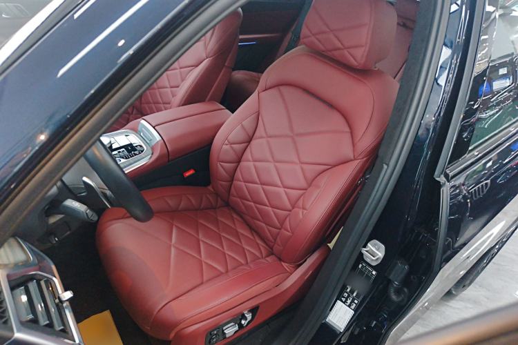 Used BMW X5 2023 xDrive 40Li M Sport Night Edition Package Left Front Seat