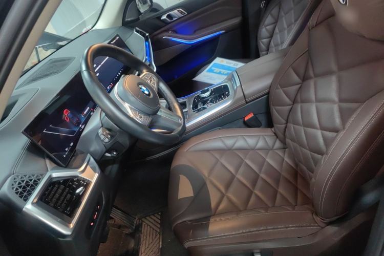 Used BMW X5 2023 xDrive 30Li Luxury M Sport Package Left Front Seat