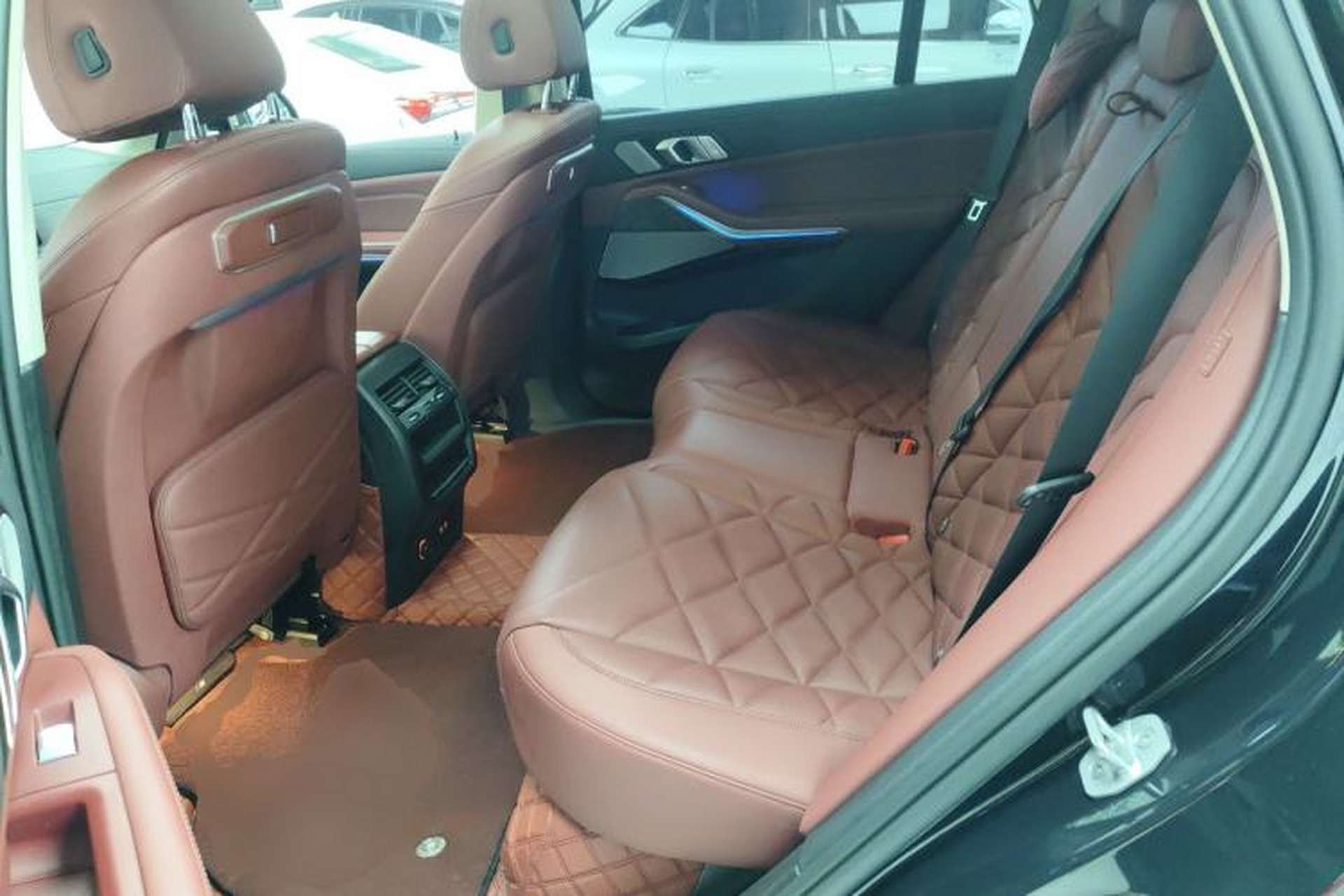 Used BMW X5 2023 xDrive 30Li Luxury M Sport Night Edition Package Left Rear Seat