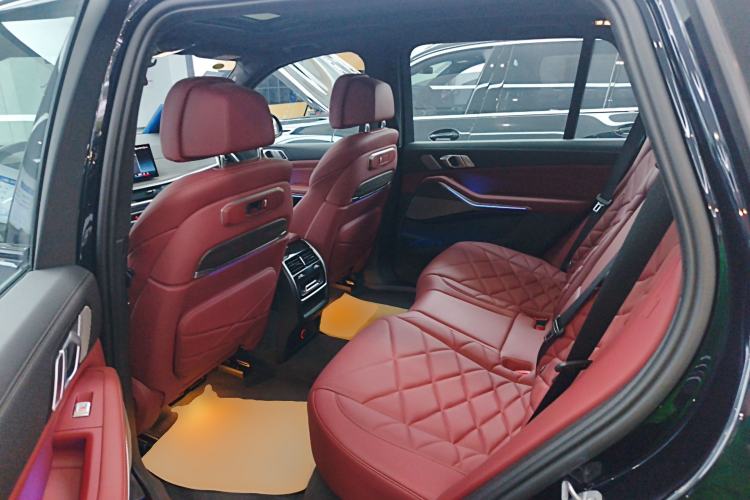 Used BMW X5 2023 xDrive 40Li M Sport Night Edition Package Left Rear Seat