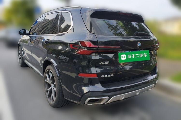 Used BMW X5 2023 xDrive 30Li Luxury M Sport Night Edition Package Rear Left 45 Deg