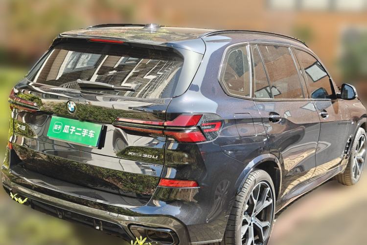 Used BMW X5 2023 xDrive 30Li Luxury M Sport Night Edition Package Rear Right 45 Deg