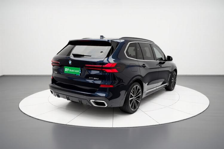 Used BMW X5 2023 xDrive 30Li Luxury M Sport Night Edition Package Rear Right 45 Deg