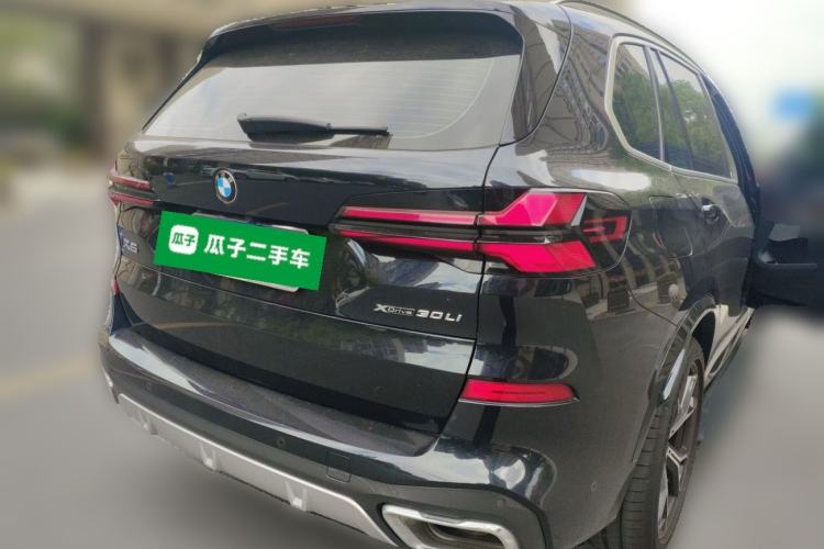 Used BMW X5 2023 xDrive 30Li Luxury M Sport Package Rear Right 45 Deg