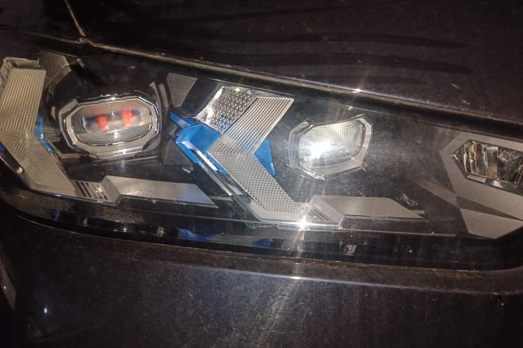 Used BMW X5 2023 xDrive 40Li M Sport Night Edition Package Right Front Headlight