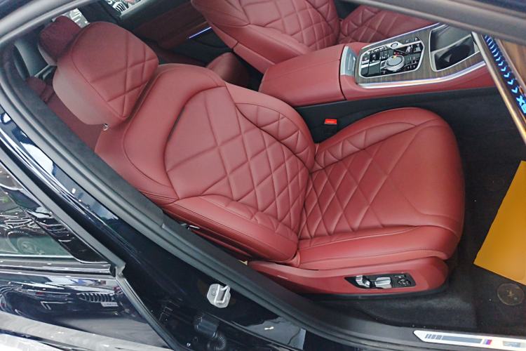 Used BMW X5 2023 xDrive 40Li M Sport Night Edition Package Right Front Seat