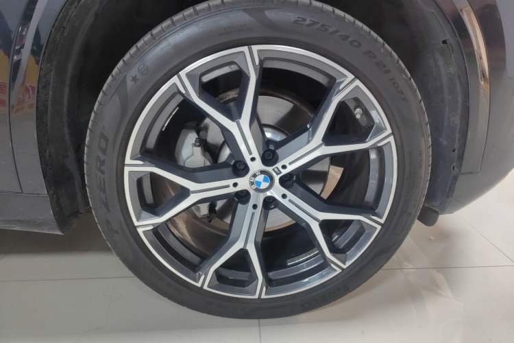 Used BMW X5 2023 xDrive 30Li Luxury M Sport Package Right Front Wheel Hub