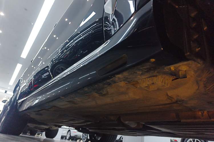 Used BMW X5 2023 xDrive 30Li Luxury M Sport Package Right Side Sill