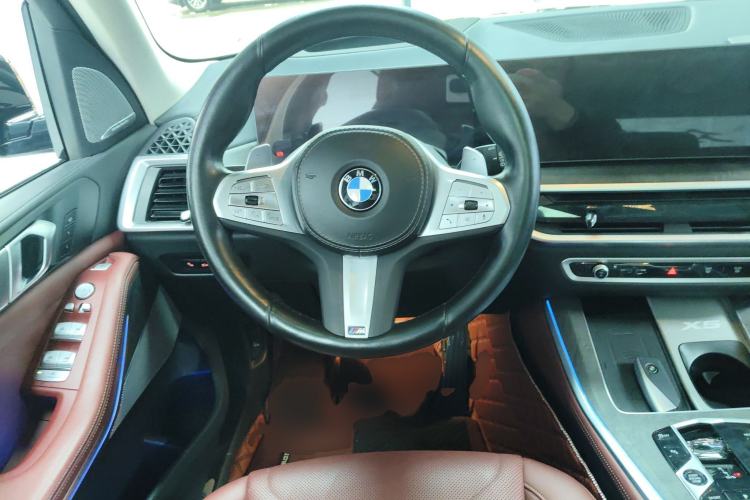 Used BMW X5 2023 xDrive 30Li Luxury M Sport Night Edition Package Steering Wheel