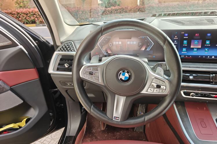 Used BMW X5 2023 xDrive 30Li Luxury M Sport Night Edition Package Steering Wheel