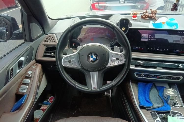 Used BMW X5 2023 xDrive 40Li M Sport Night Edition Package Steering Wheel