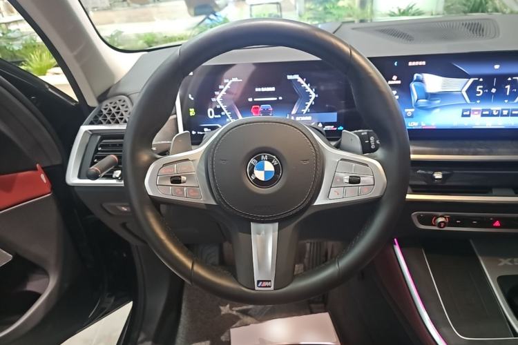 Used BMW X5 2023 xDrive 30Li Luxury M Sport Package Steering Wheel
