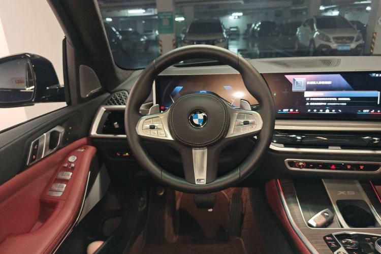 Used BMW X5 2023 xDrive 40Li Luxury Edition M Sport Night Vision Package Steering Wheel