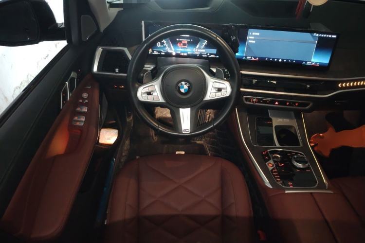 Used BMW X5 2023 xDrive 30Li Luxury M Sport Night Edition Package Steering Wheel