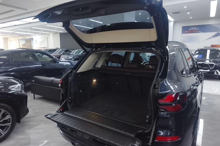 Used BMW X5 2023 xDrive 30Li Luxury M Sport Night Edition Package Trunk