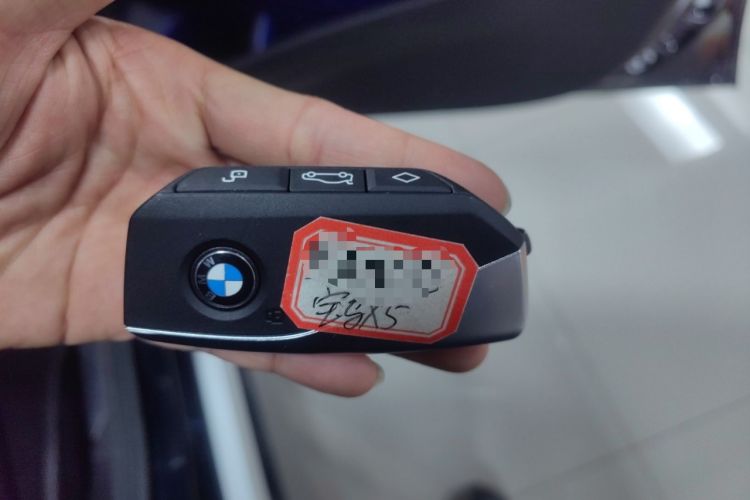 Used BMW X5 2023 xDrive 30Li Luxury M Sport Package Vehicle Key