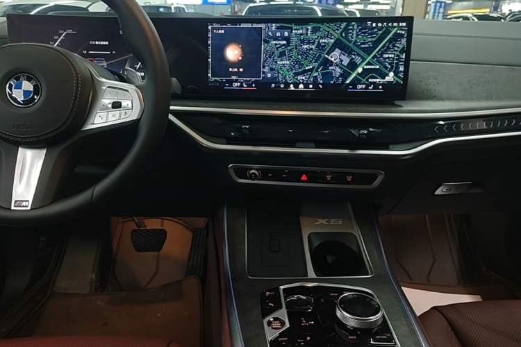 Used BMW X5 2023 xDrive 30Li M Sport Package Audio And AC Panel