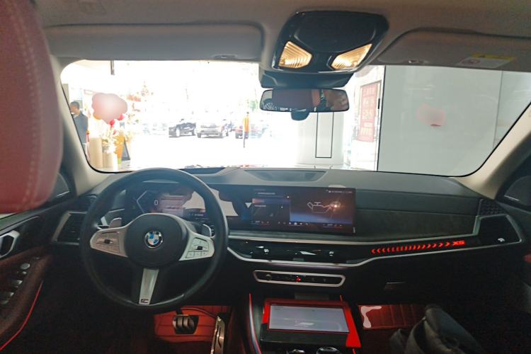 Used BMW X5 2023 xDrive 30Li Luxury M Sport Package Center Console