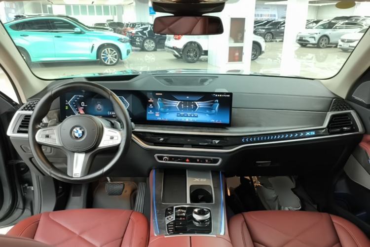 Used BMW X5 2023 xDrive 30Li Luxury M Sport Package Center Console