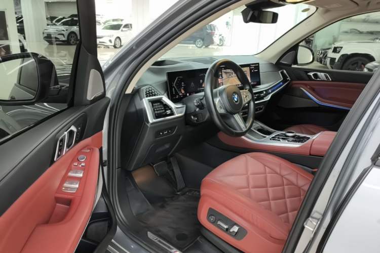Used BMW X5 2023 xDrive 30Li Luxury M Sport Package Driver Seat