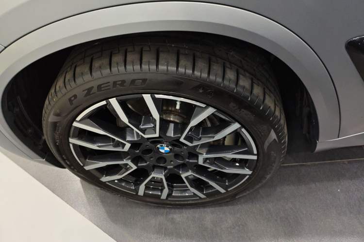 Used BMW X5 2023 xDrive 40Li M Sport Night Edition Package Exterior 2
