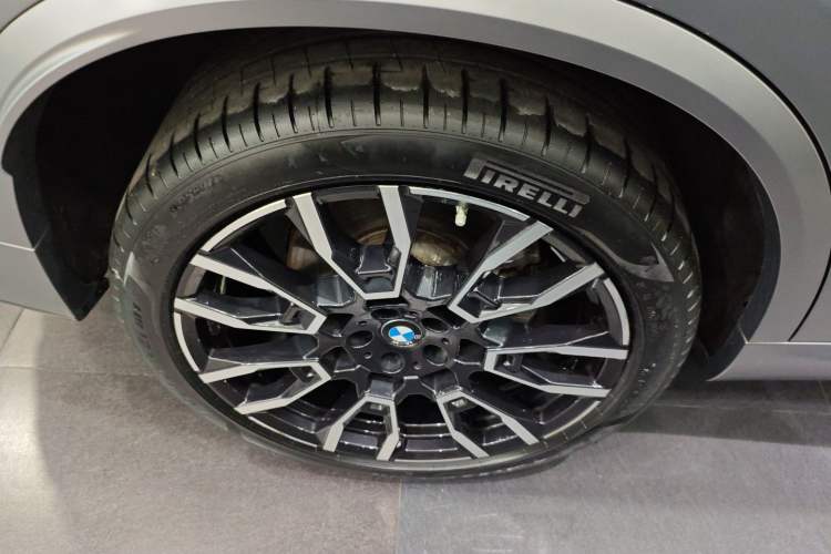 Used BMW X5 2023 xDrive 40Li M Sport Night Edition Package Exterior 3