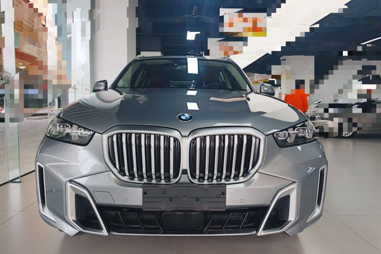 Used BMW X5 2023 xDrive 30Li Luxury M Sport Package Front