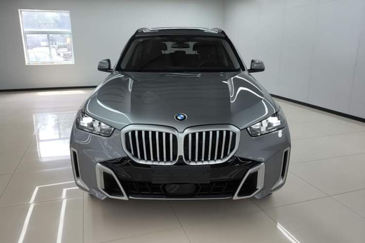 Used BMW X5 2023 xDrive 30Li Luxury M Sport Package Front