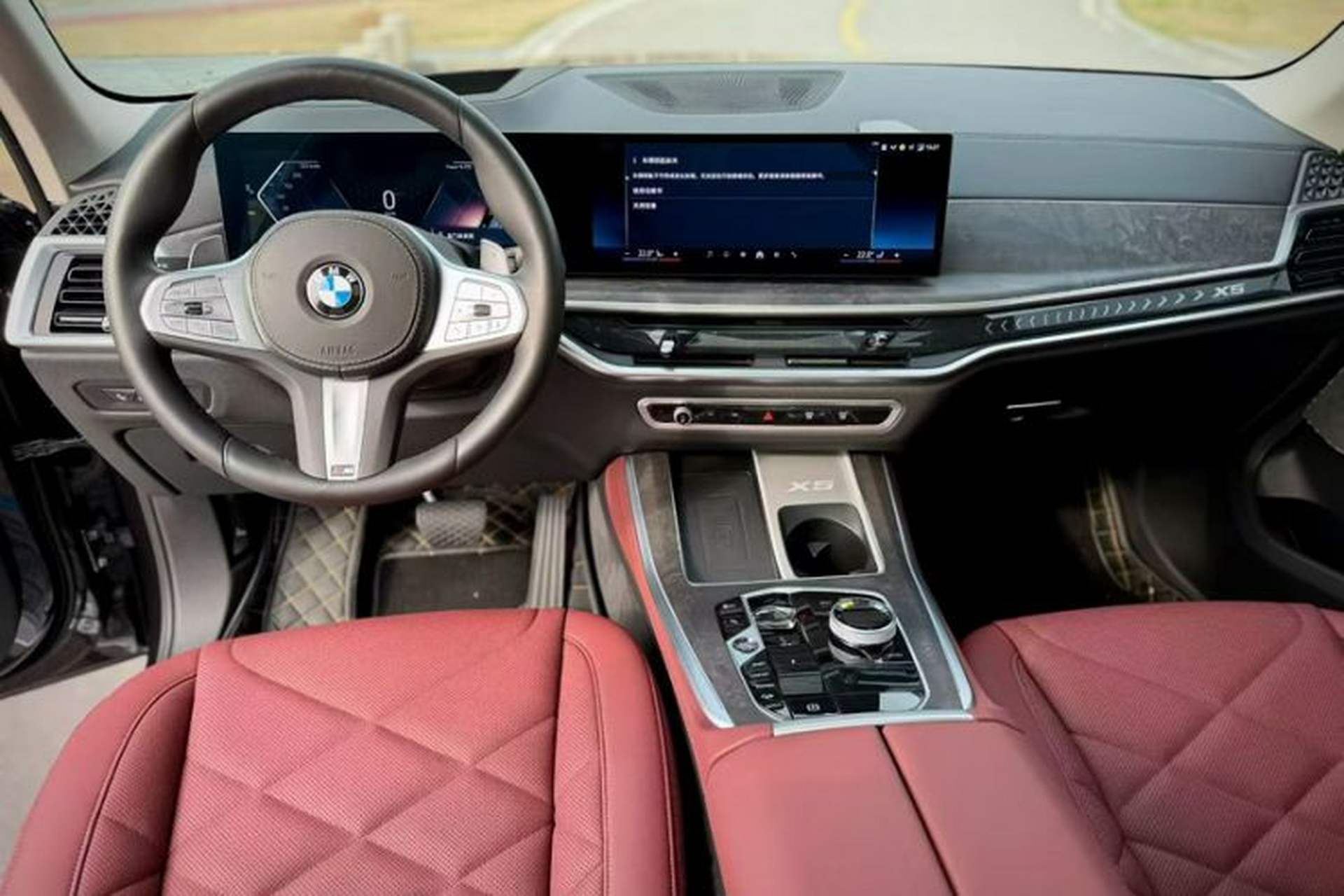 Used BMW X5 2023 xDrive 30Li Luxury M Sport Package Interior 1