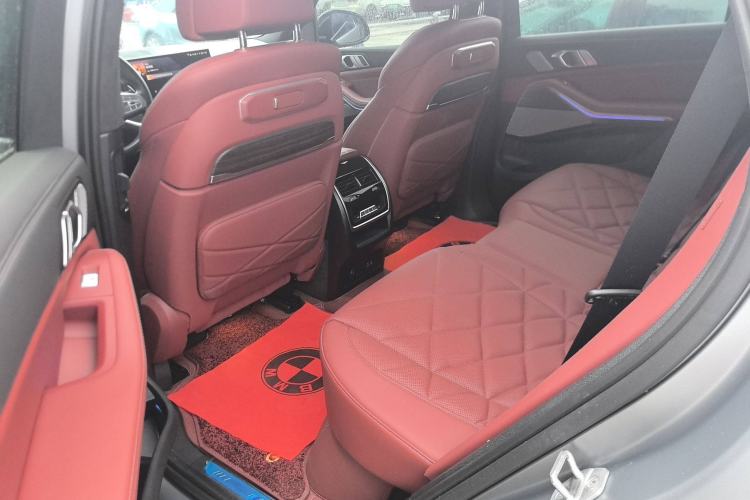 Used BMW X5 2023 xDrive 40Li M Sport Package Interior 1