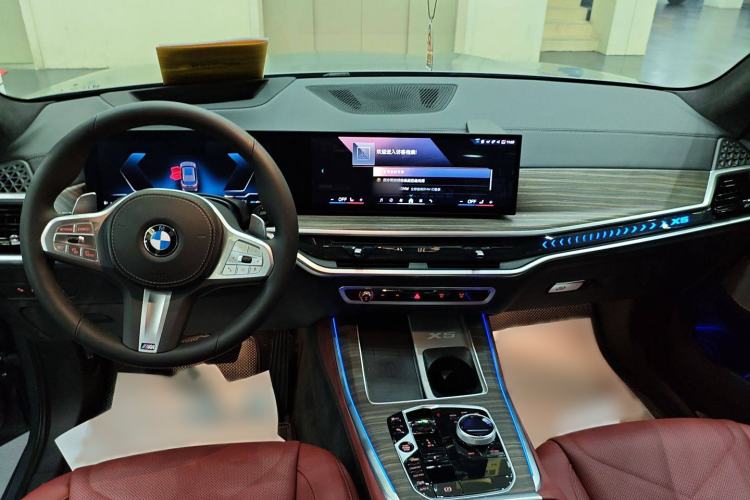 Used BMW X5 2023 xDrive 40Li M Sport Night Edition Package Interior 2