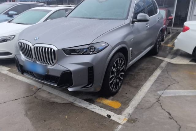 Used BMW X5 2023 xDrive 40Li M Sport Package