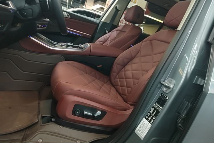 Used BMW X5 2023 xDrive 30Li M Sport Package Left Front Seat