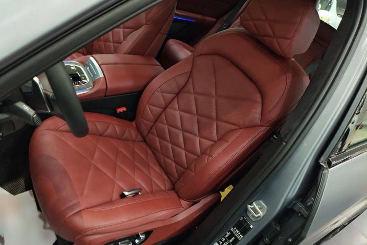 Used BMW X5 2023 xDrive 40Li M Sport Night Edition Package Left Front Seat