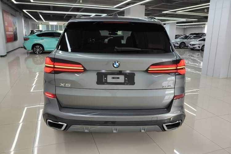 Used BMW X5 2023 xDrive 30Li Luxury M Sport Package Rear