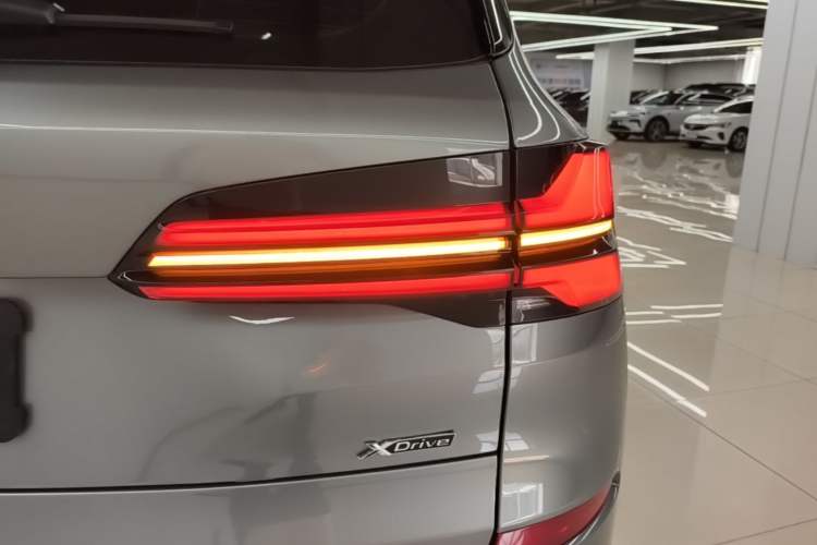 Used BMW X5 2023 xDrive 30Li Luxury M Sport Package Right Rear Taillight
