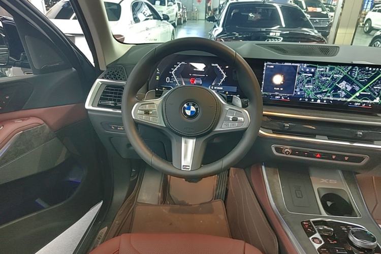 Used BMW X5 2023 xDrive 30Li M Sport Package Steering Wheel