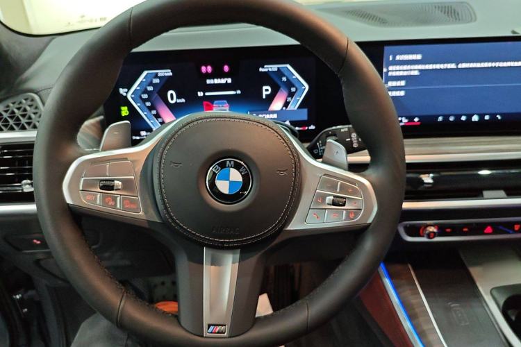 Used BMW X5 2023 xDrive 40Li M Sport Night Edition Package Steering Wheel