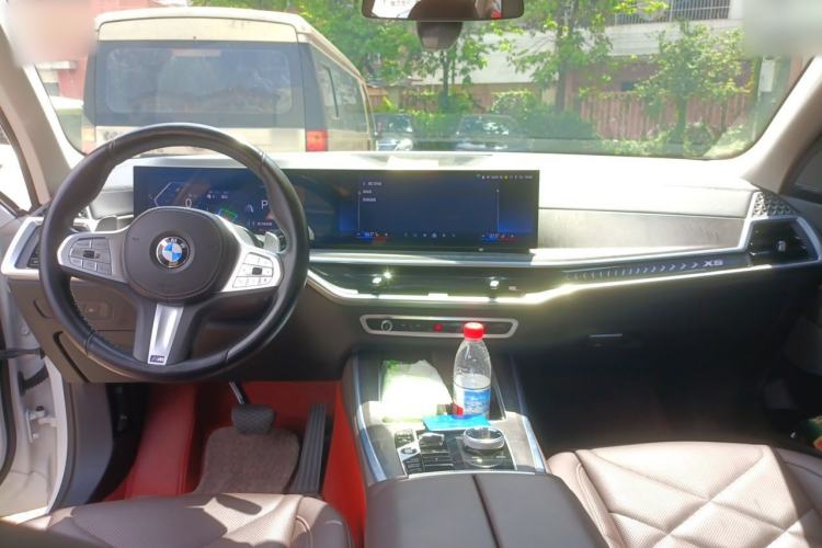 Used BMW X5 2023 xDrive 30Li M Sport Package Center Console