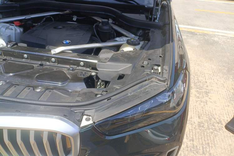 Used BMW X5 2023 xDrive 30Li M Sport Package Engine Bay Left