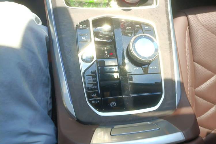 Used BMW X5 2023 xDrive 30Li M Sport Package Gear Lever
