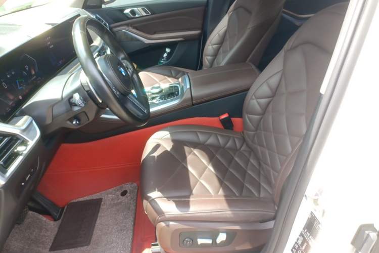 Used BMW X5 2023 xDrive 30Li M Sport Package Left Front Seat