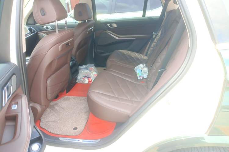Used BMW X5 2023 xDrive 30Li M Sport Package Left Rear Seat