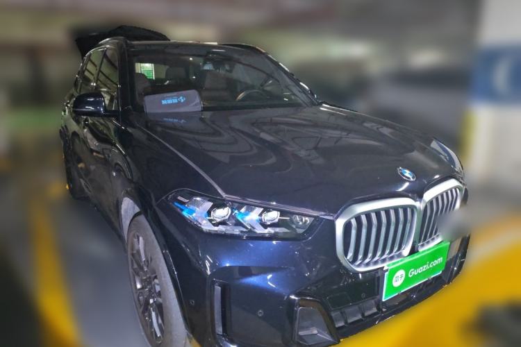 Used BMW X5 2023 xDrive 40Li M Sport Night Edition Package Front Right 45 Deg