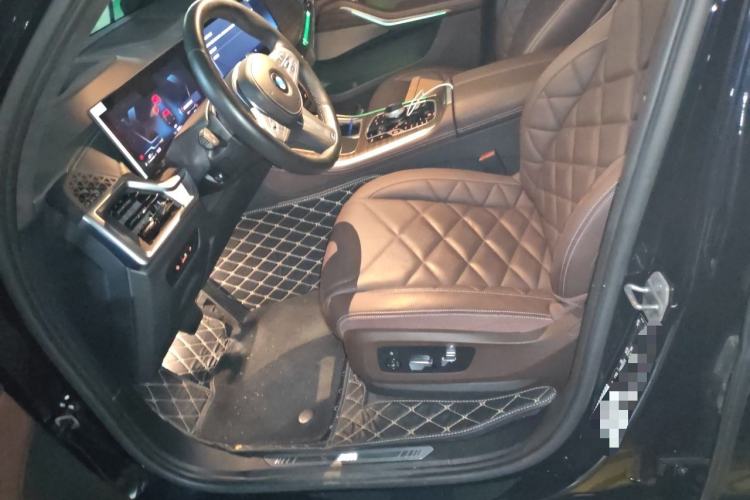 Used BMW X5 2023 xDrive 40Li M Sport Night Edition Package Left Front Seat