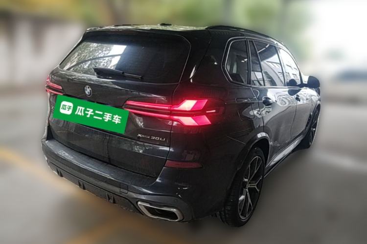Used BMW X5 2023 xDrive 30Li Luxury M Sport Night Edition Package Rear Right 45 Deg