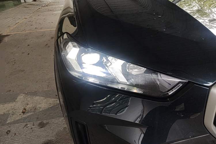 Used BMW X5 2023 xDrive 30Li Luxury M Sport Night Edition Package Right Front Headlight