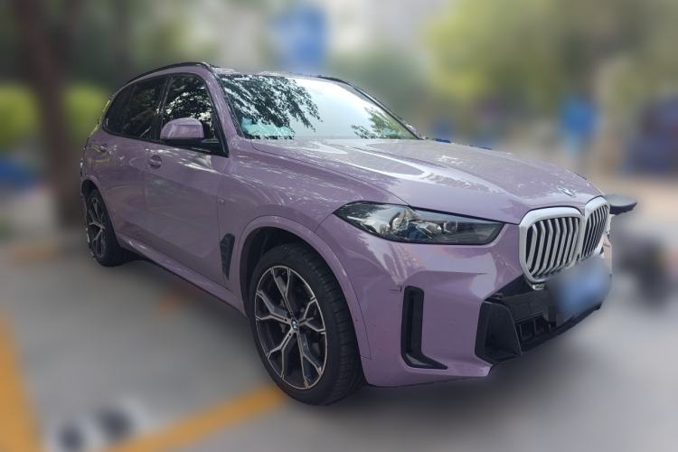 Used BMW X5 2023 xDrive 30Li Luxury M Sport Night Edition Package Front Right 45 Deg